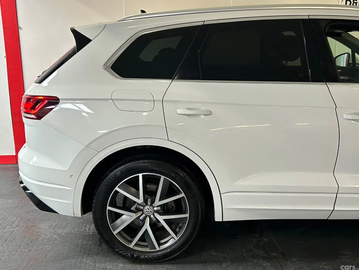 Volkswagen Touareg SUV, Diesel, 2019, White