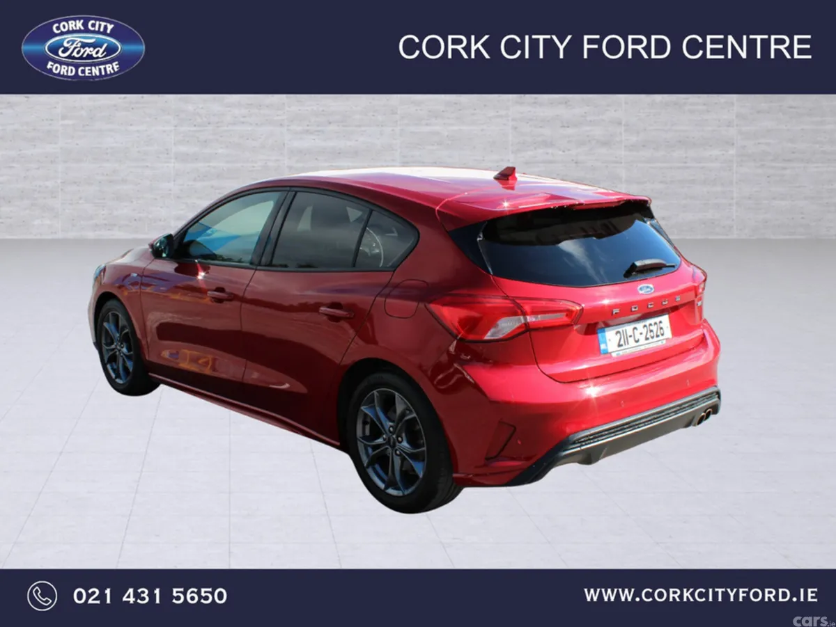 Ford Focus Hatchback, Petrol Hybrid, 2021, Red