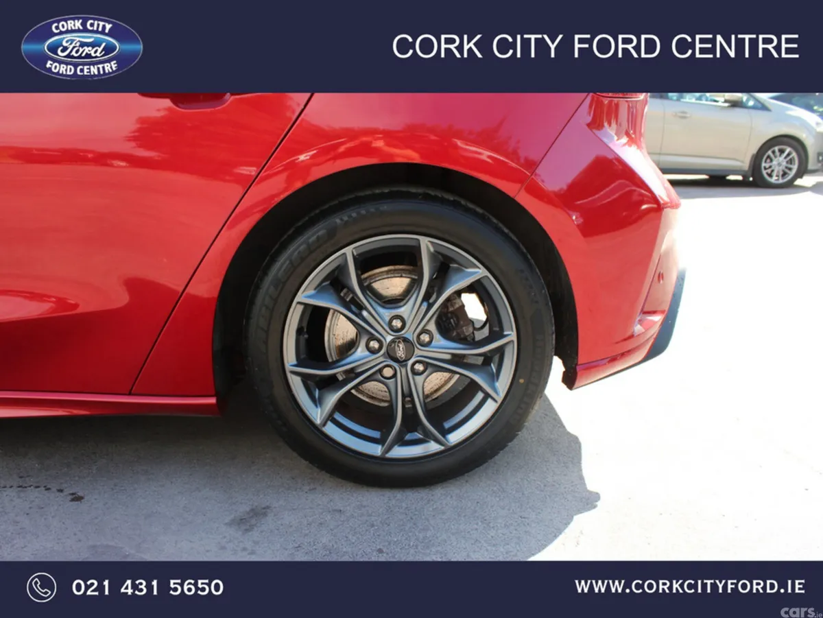 Ford Focus Hatchback, Petrol Hybrid, 2021, Red