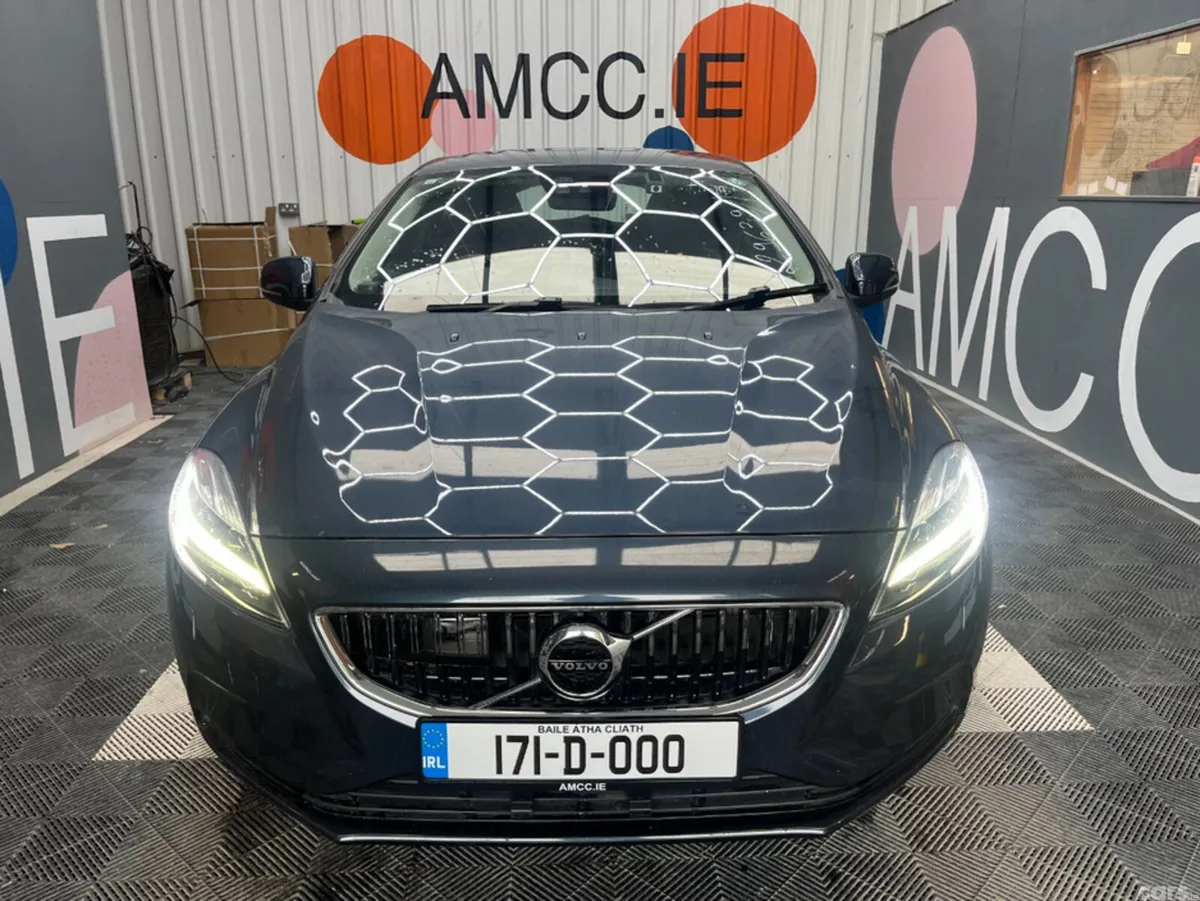 Volvo V40 Estate, Diesel, 2017, Grey