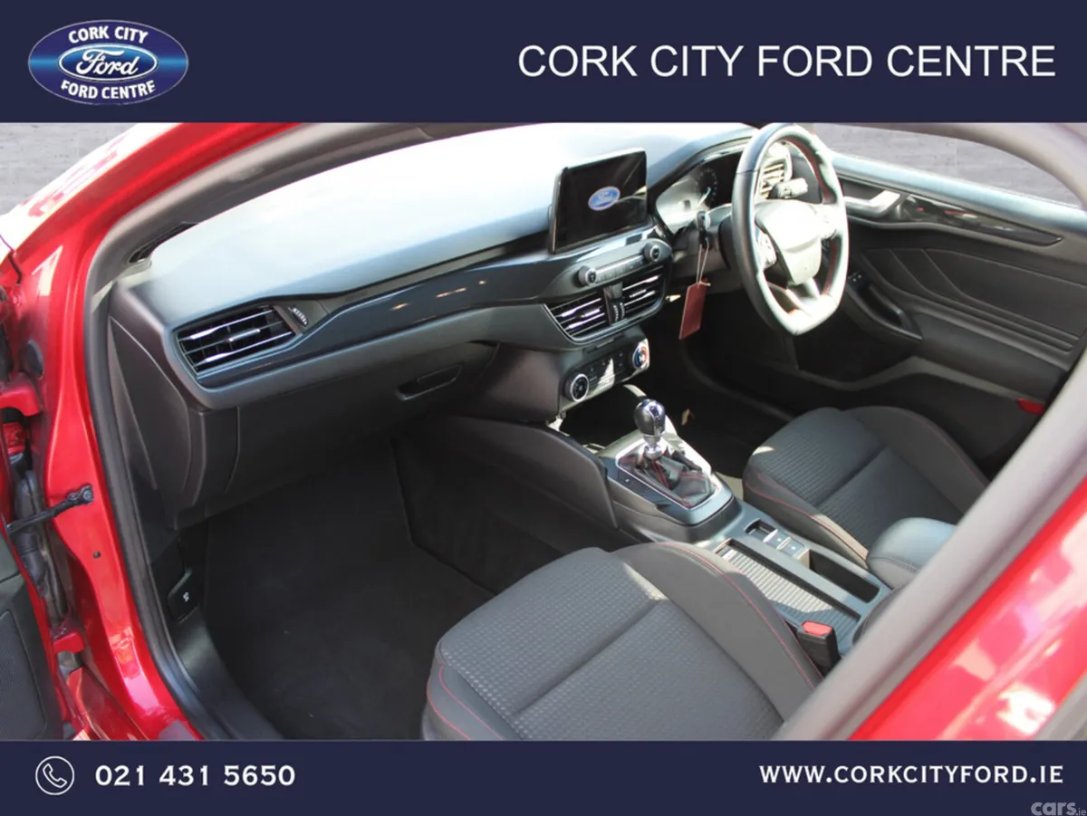 Ford Focus Hatchback, Petrol Hybrid, 2021, Red