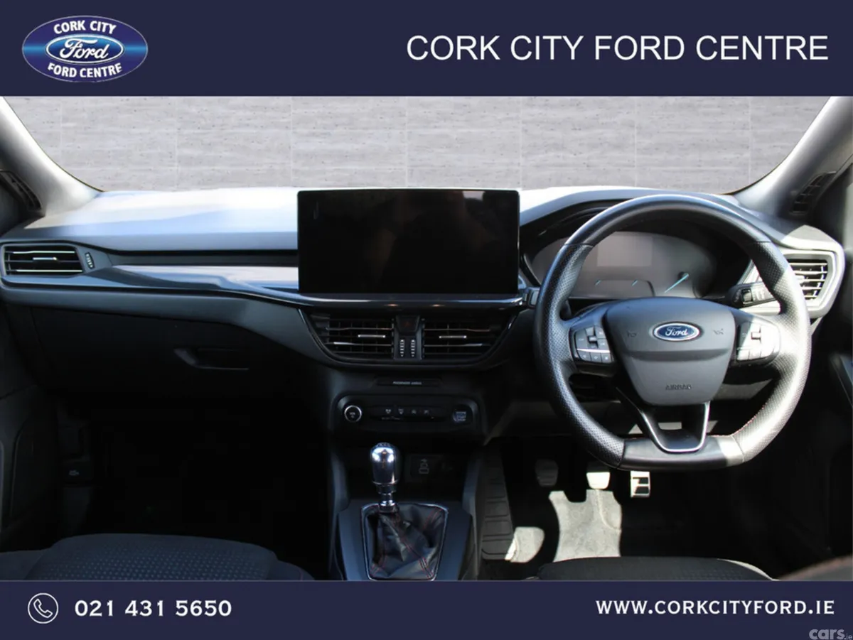Ford Focus Hatchback, Petrol, 2023, Grey