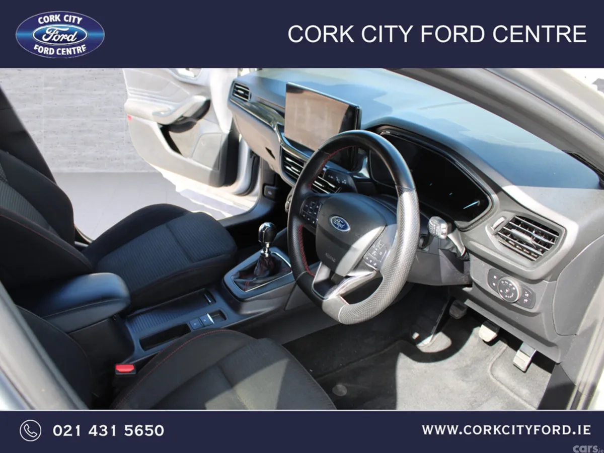 Ford Focus Hatchback, Petrol, 2023, Grey