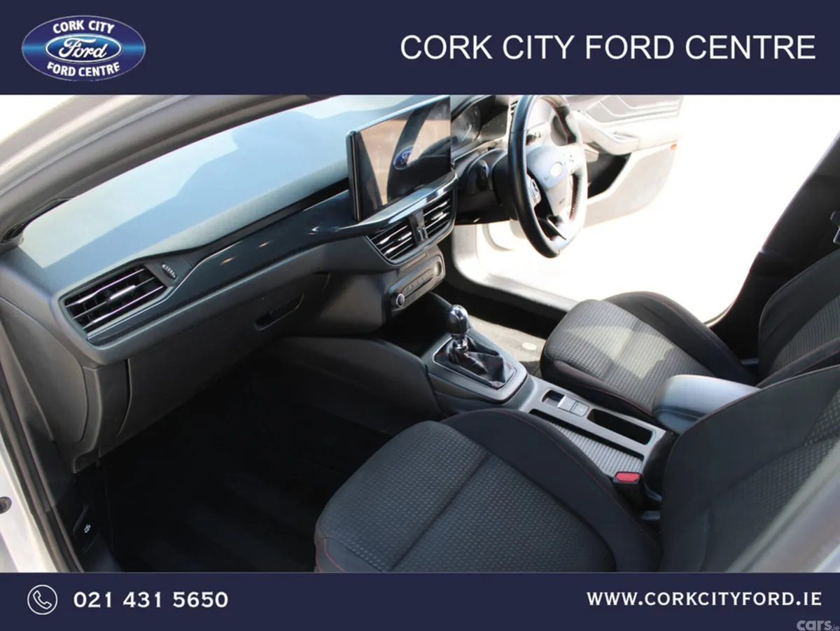 Ford Focus Hatchback, Petrol, 2023, Grey