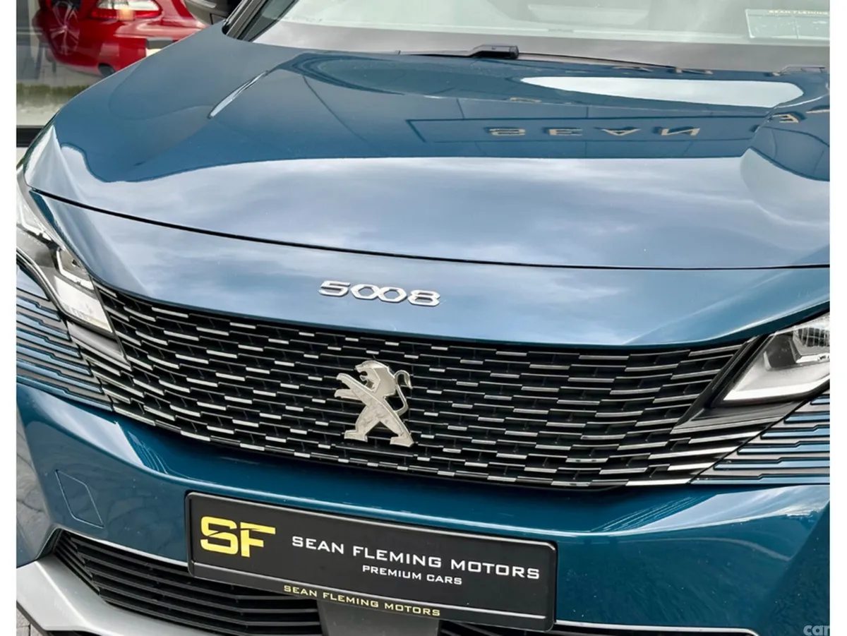 Peugeot 5008 MPV, Diesel, 2024, Blue