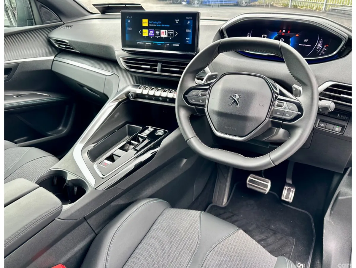Peugeot 5008 MPV, Diesel, 2024, Blue