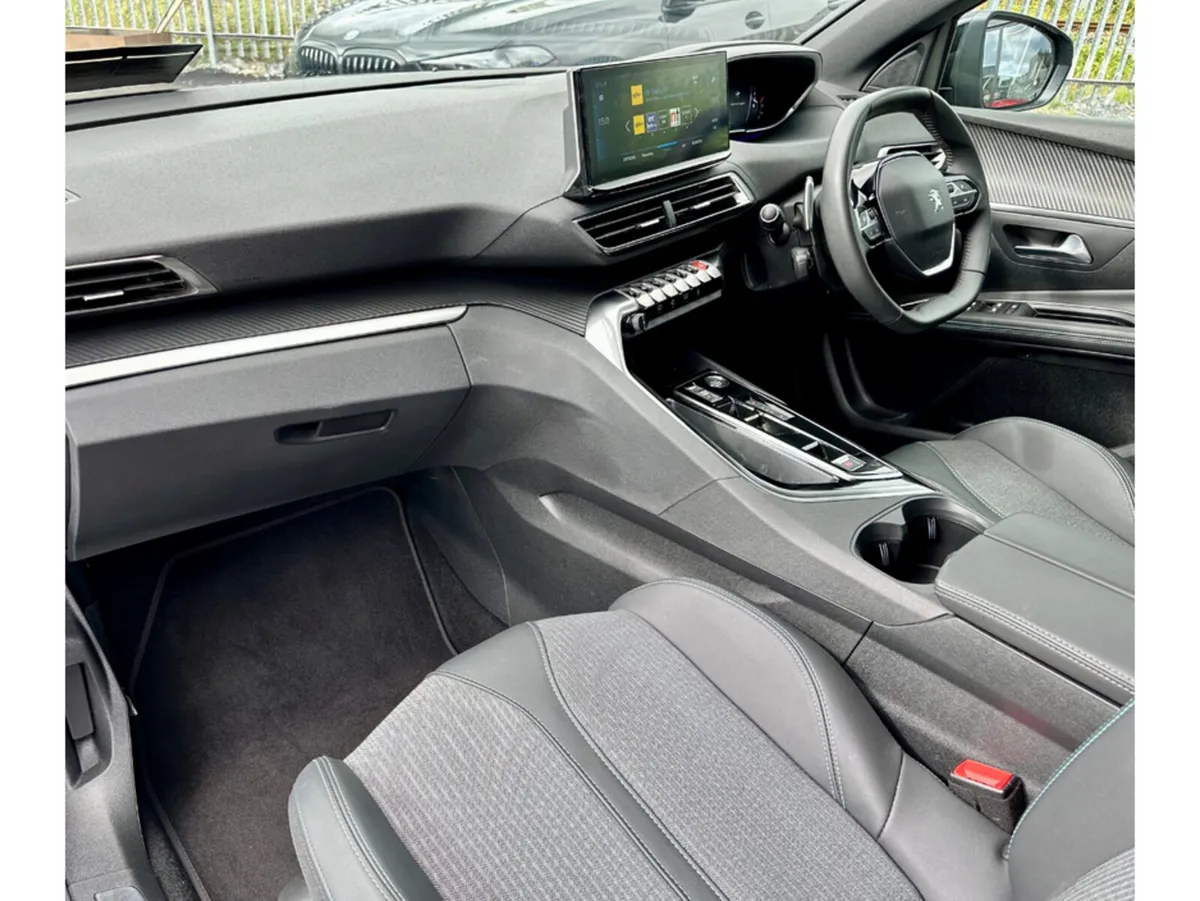 Peugeot 5008 MPV, Diesel, 2024, Blue