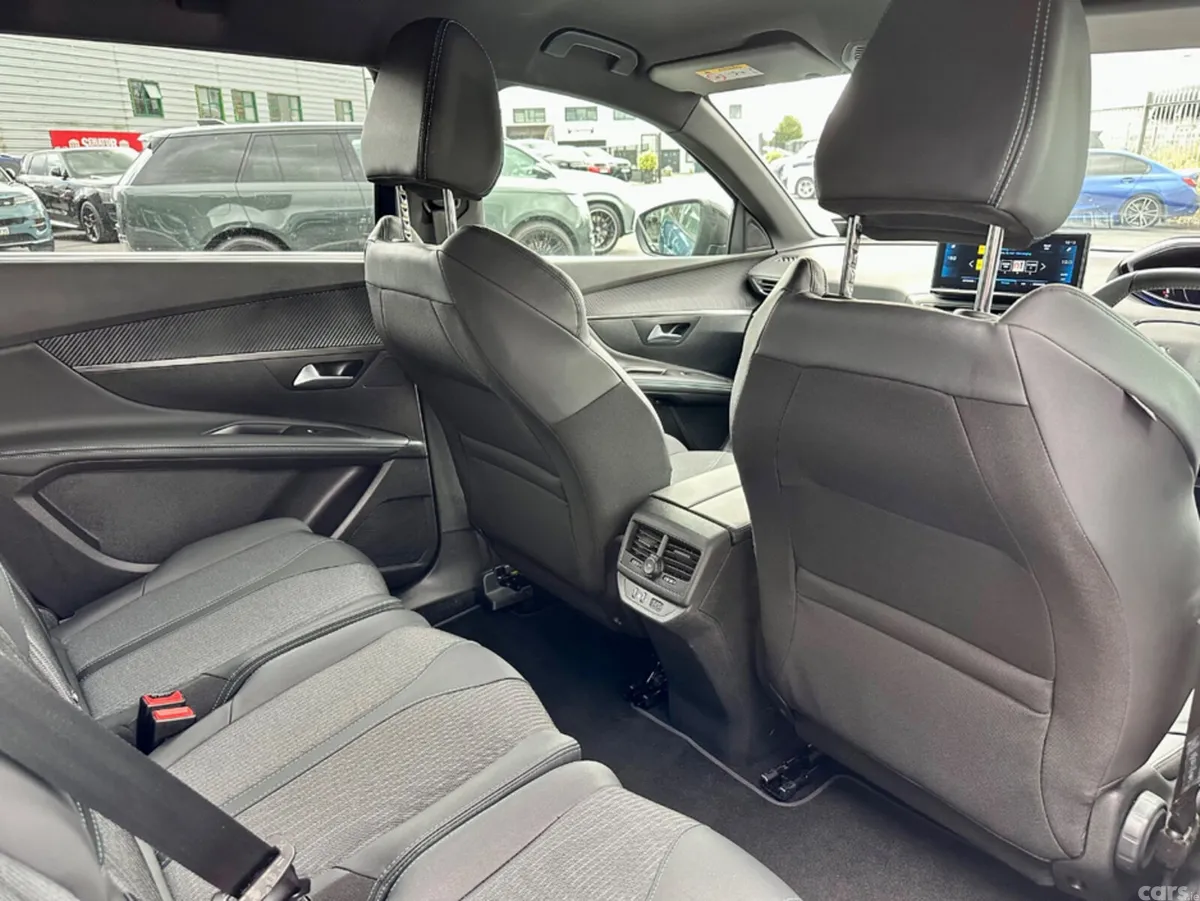 Peugeot 5008 MPV, Diesel, 2024, Blue