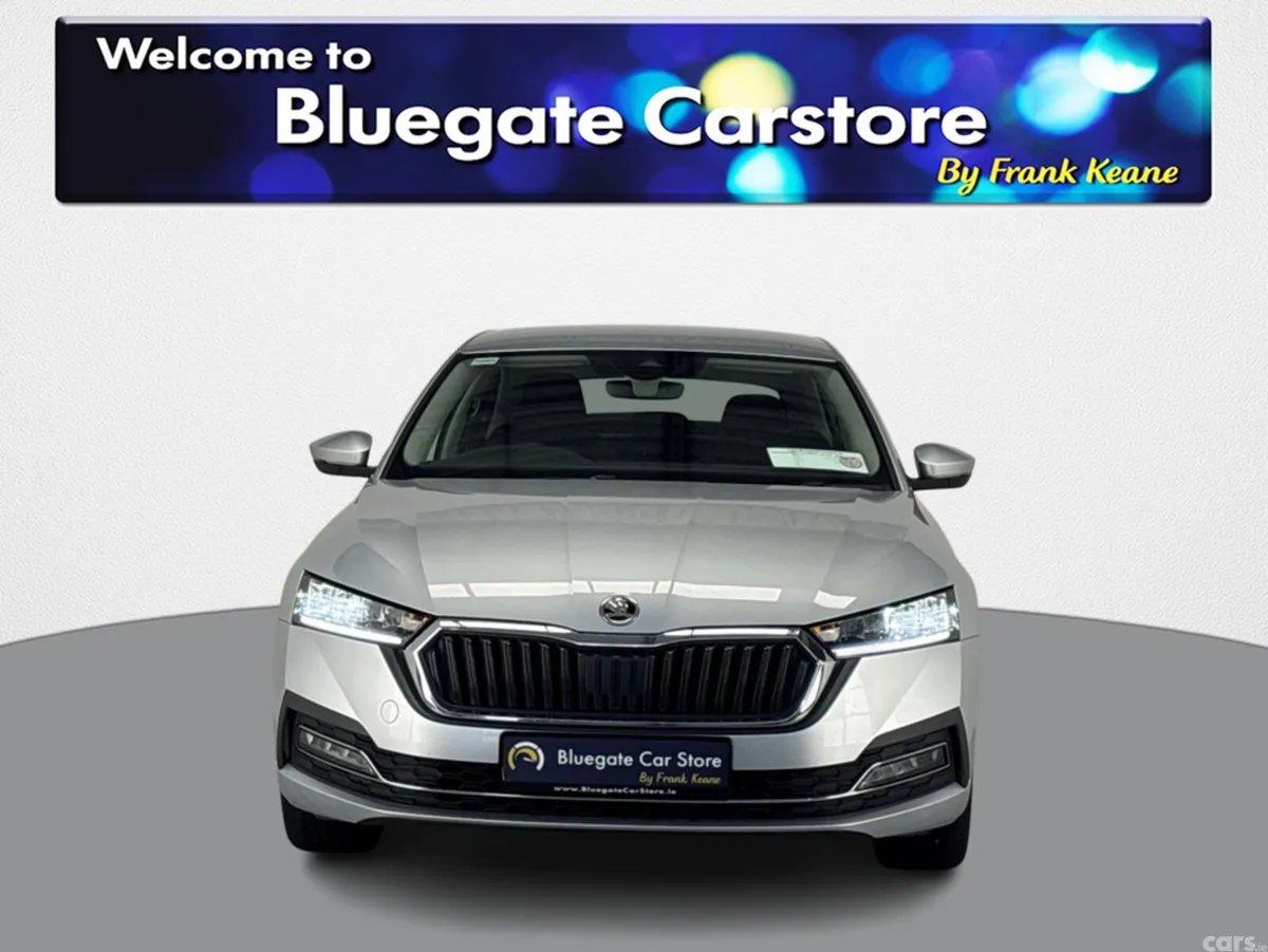 Skoda Octavia Saloon, Diesel, 2022, Grey