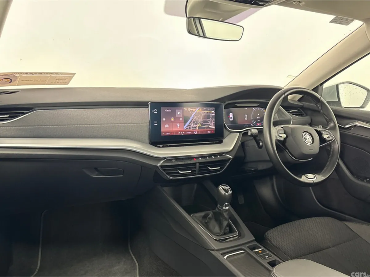 Skoda Octavia Saloon, Diesel, 2022, Grey