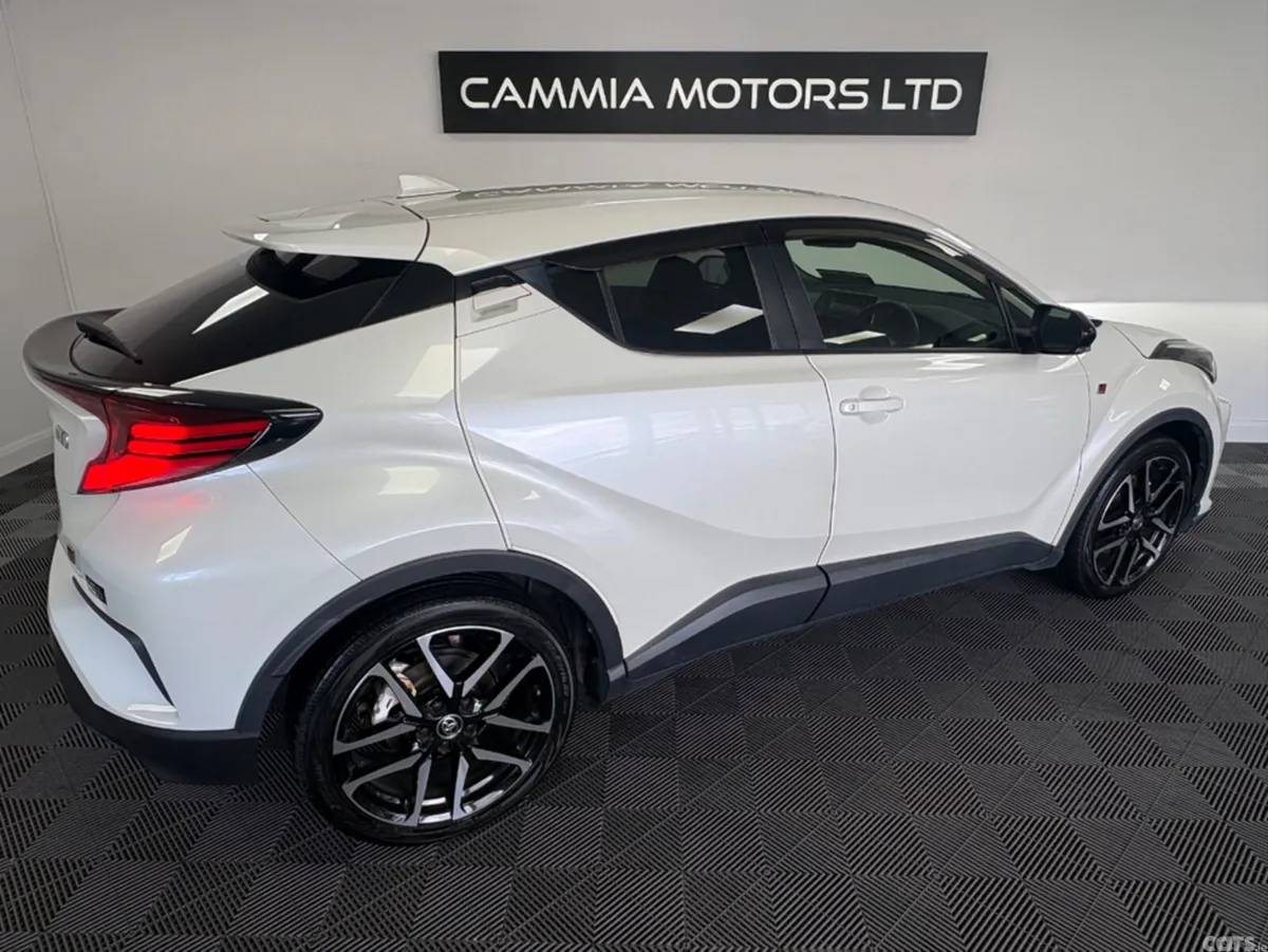 Toyota C-HR SUV, Petrol Hybrid, 2020, White