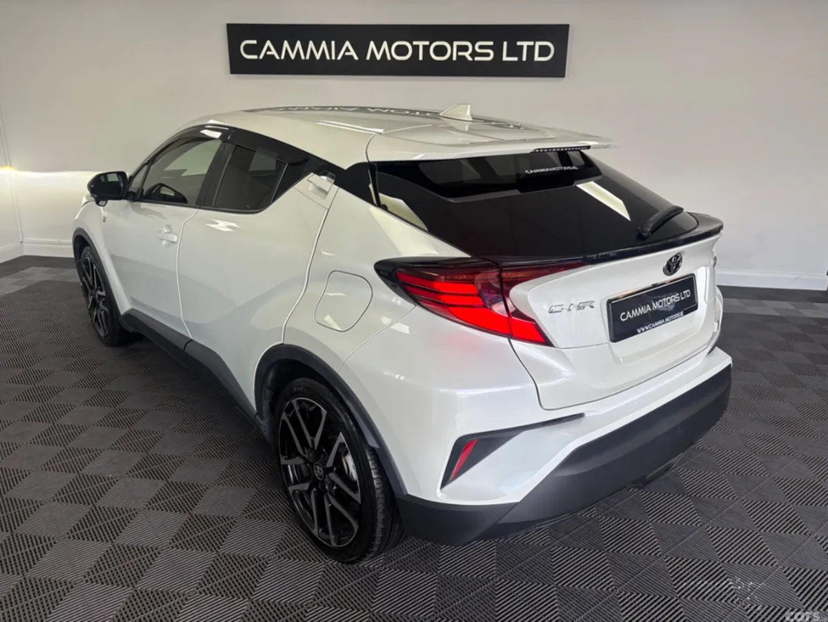 Toyota C-HR SUV, Petrol Hybrid, 2020, White