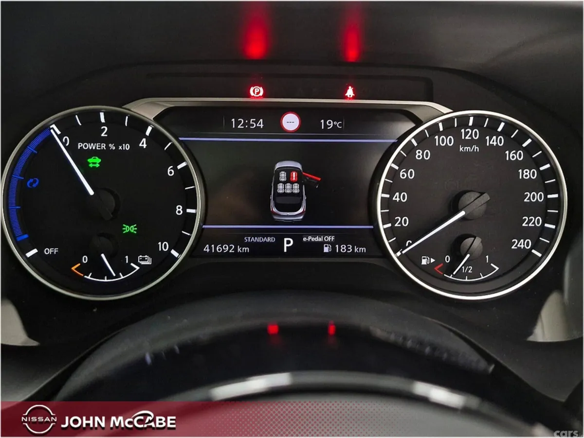 Nissan Qashqai MPV, Petrol Hybrid, 2024, Red