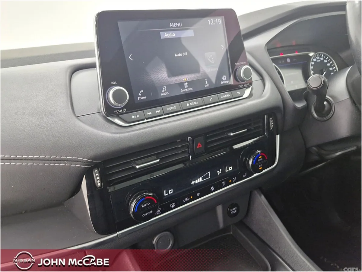 Nissan Qashqai MPV, Petrol Hybrid, 2024, Red