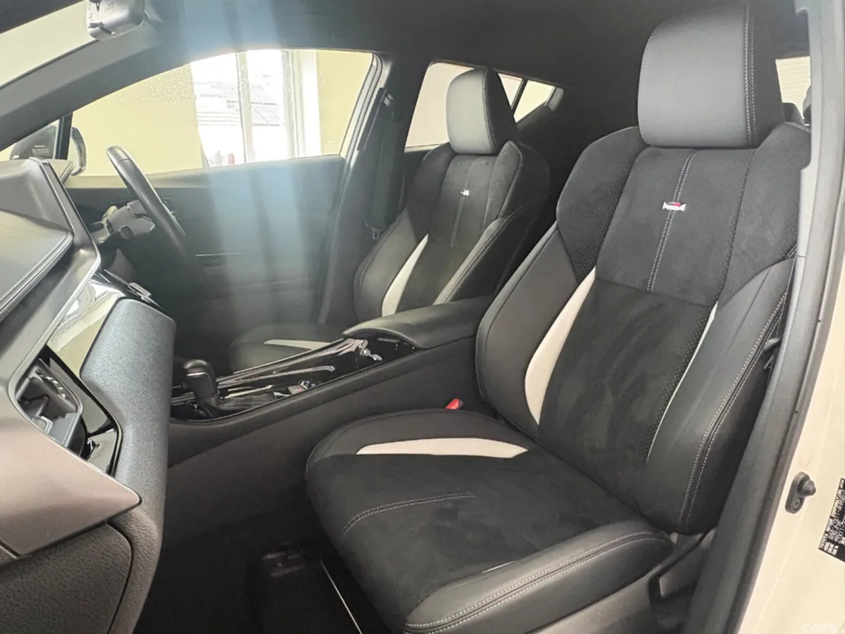 Toyota C-HR SUV, Petrol Hybrid, 2020, White