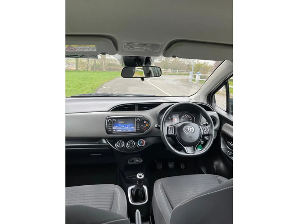 Toyota Yaris Hatchback, Petrol, 2019, Grey