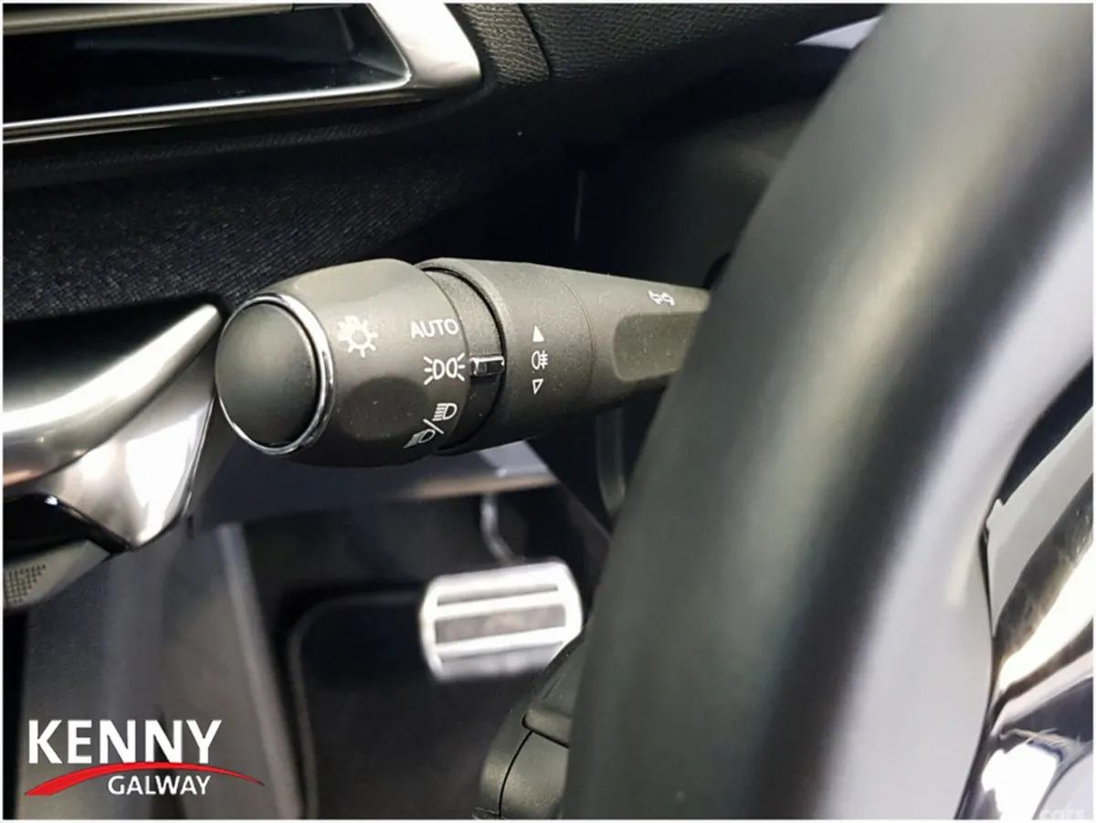 Peugeot 3008 MPV, Diesel, 2023, Grey