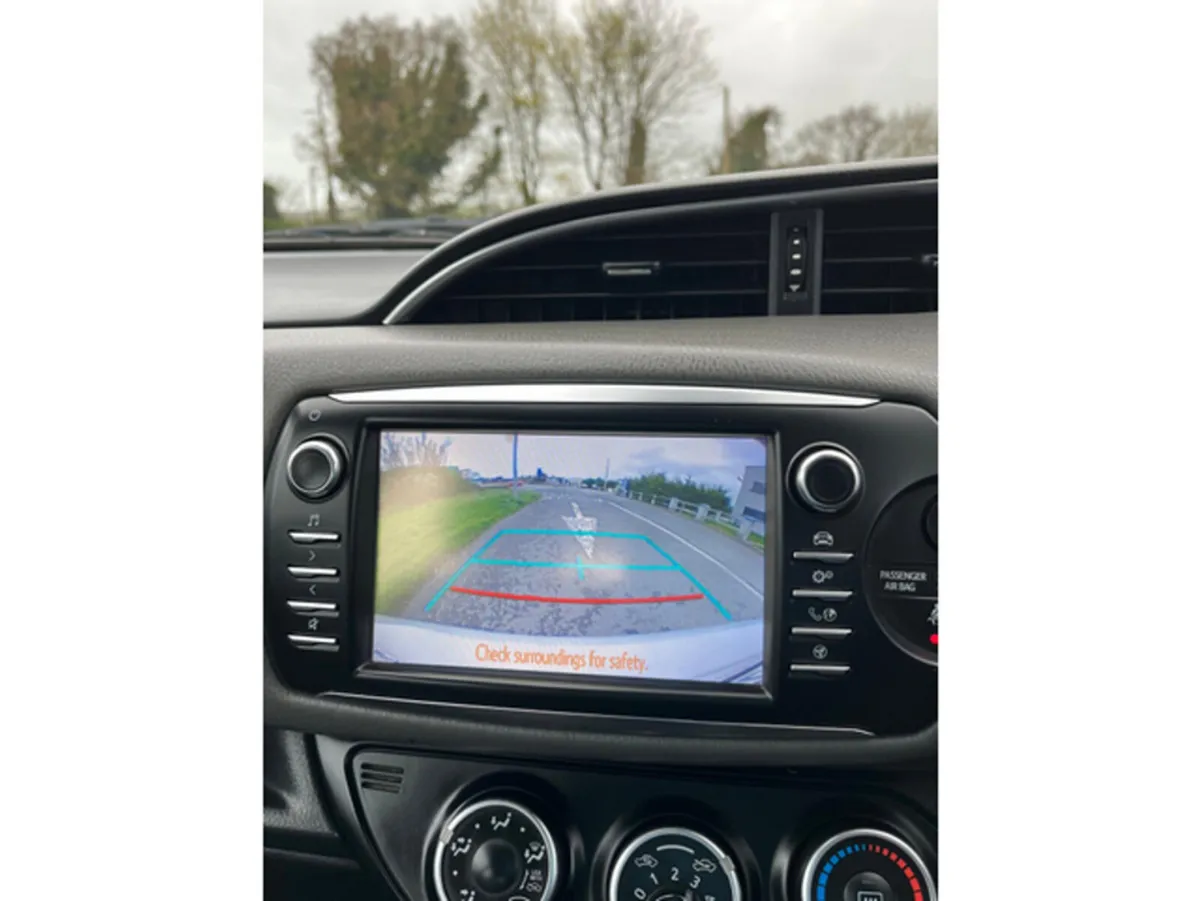 Toyota Yaris Hatchback, Petrol, 2019, Grey