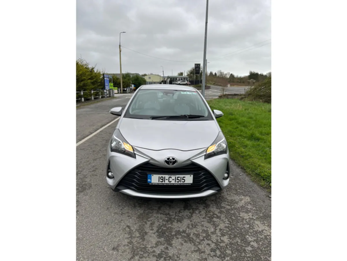 Toyota Yaris Hatchback, Petrol, 2019, Grey