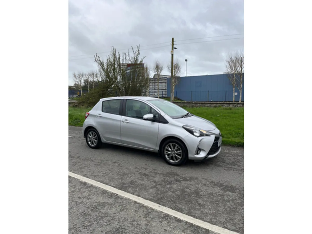 Toyota Yaris Hatchback, Petrol, 2019, Grey