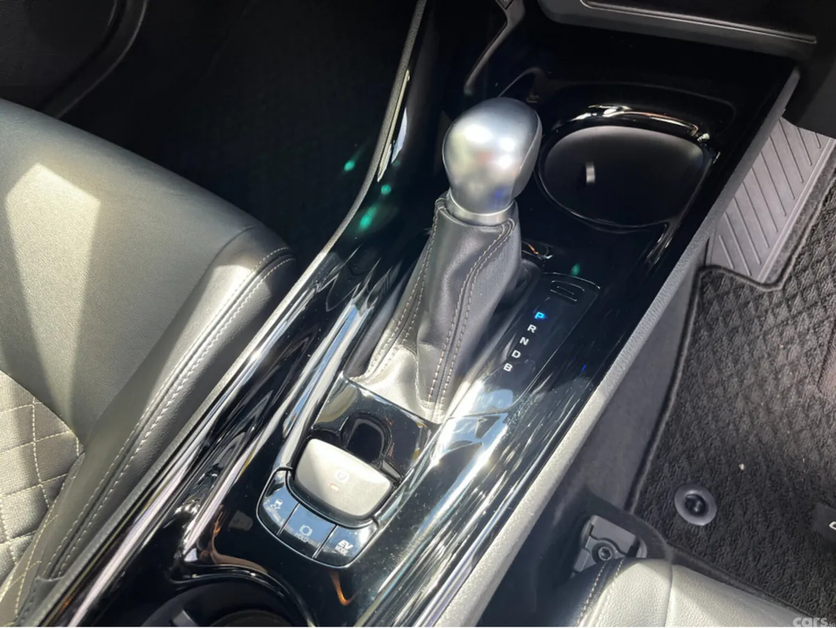 Toyota C-HR SUV, Petrol Hybrid, 2023, Black