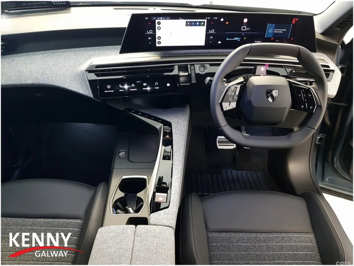 Peugeot 5008 MPV, Electric, 2026, Blue