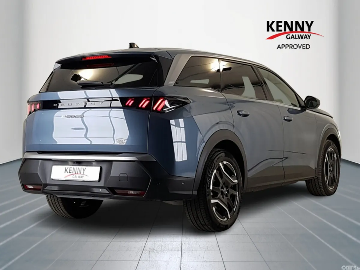 Peugeot 5008 MPV, Electric, 2026, Blue