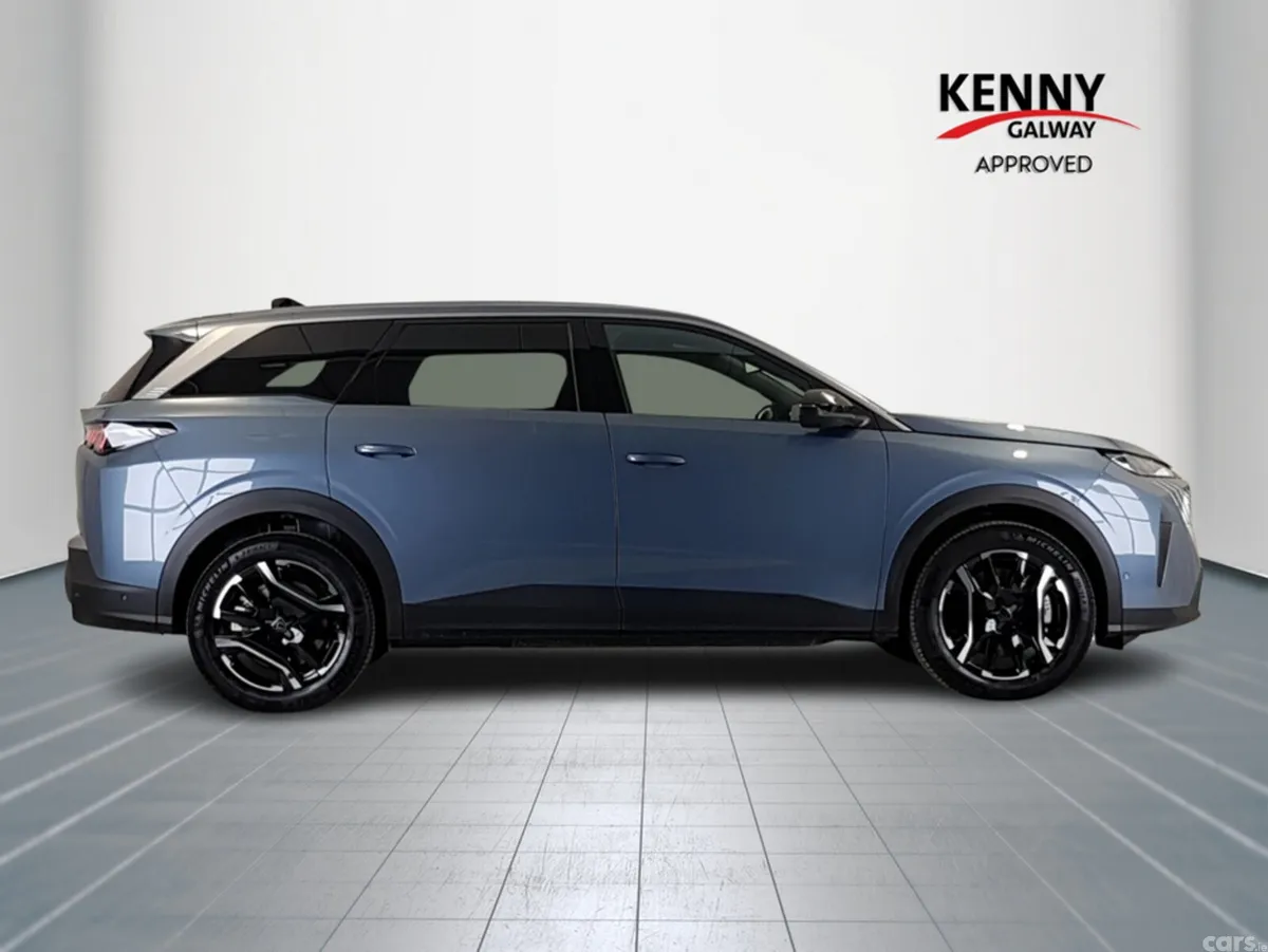 Peugeot 5008 MPV, Electric, 2026, Blue