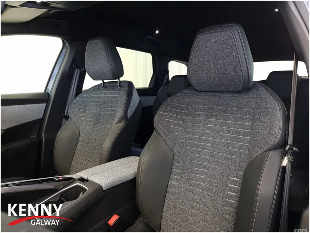Peugeot 5008 MPV, Electric, 2026, Blue