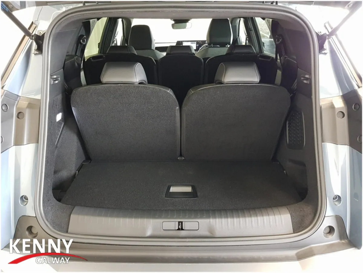 Peugeot 5008 MPV, Electric, 2026, Blue