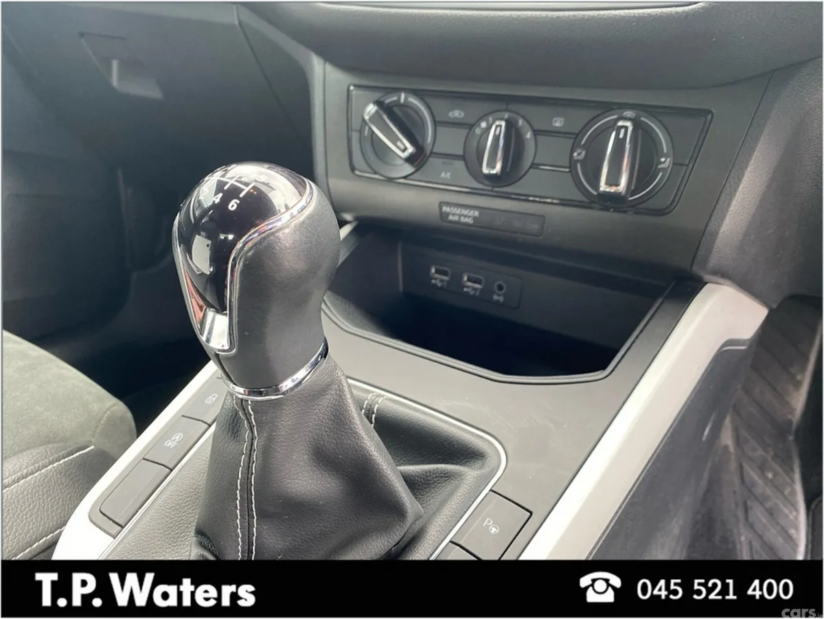 SEAT Arona Hatchback, Diesel, 2019, Red