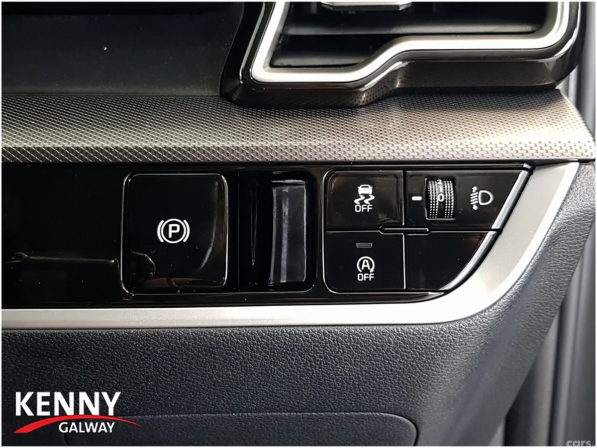 Kia Sportage MPV, Diesel, 2025, Grey