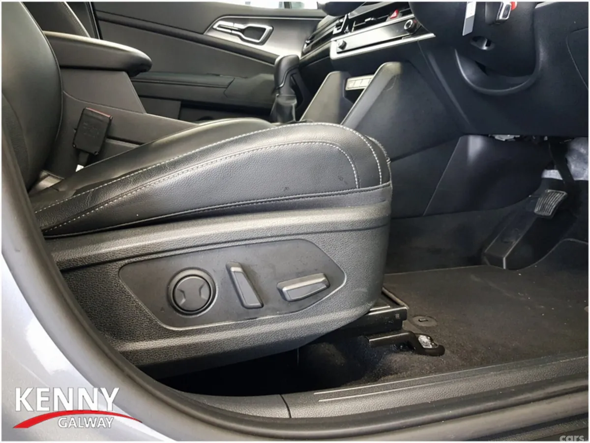Kia Sportage MPV, Diesel, 2025, Grey