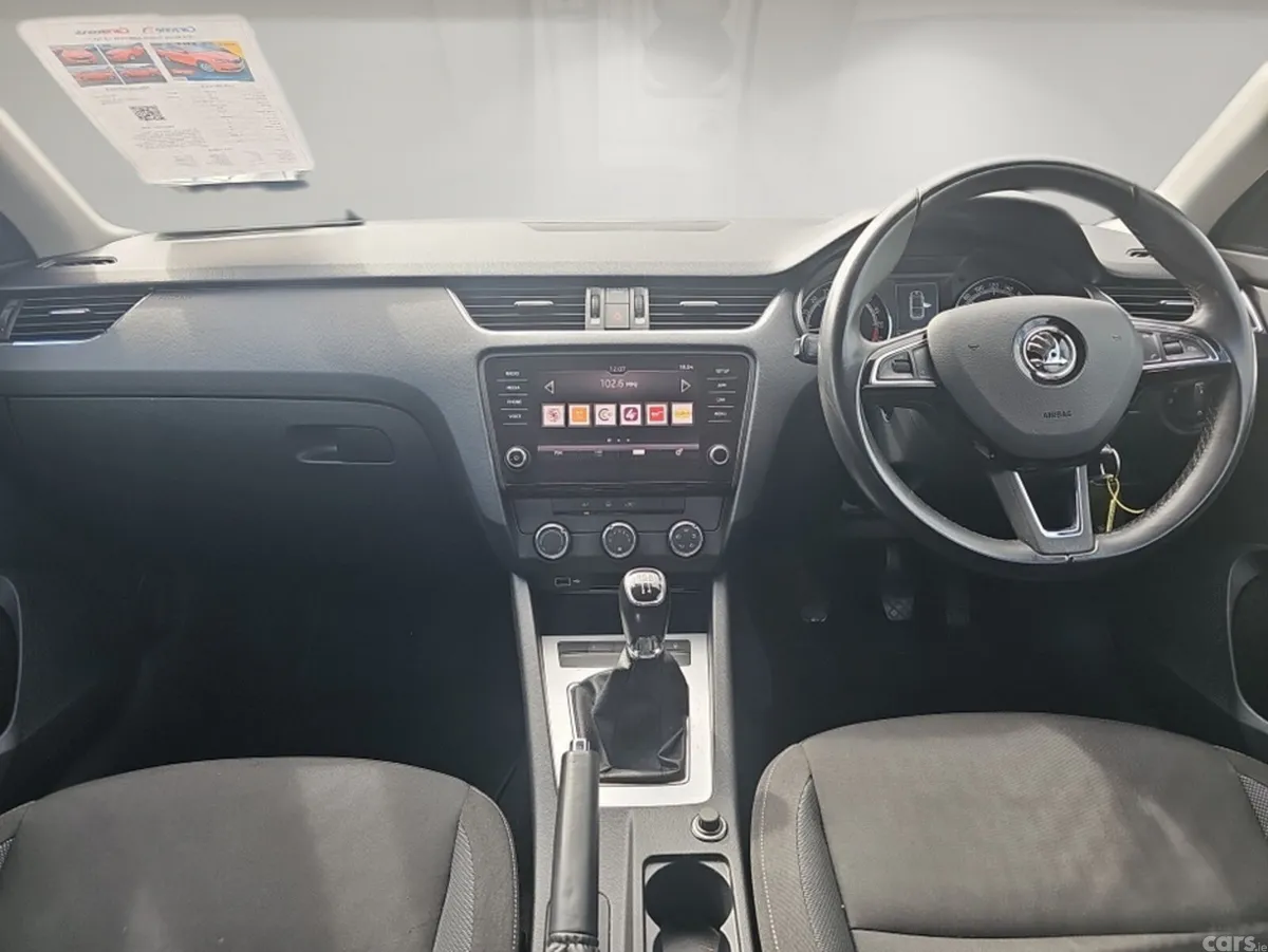 Skoda Octavia Hatchback, Diesel, 2018, Red