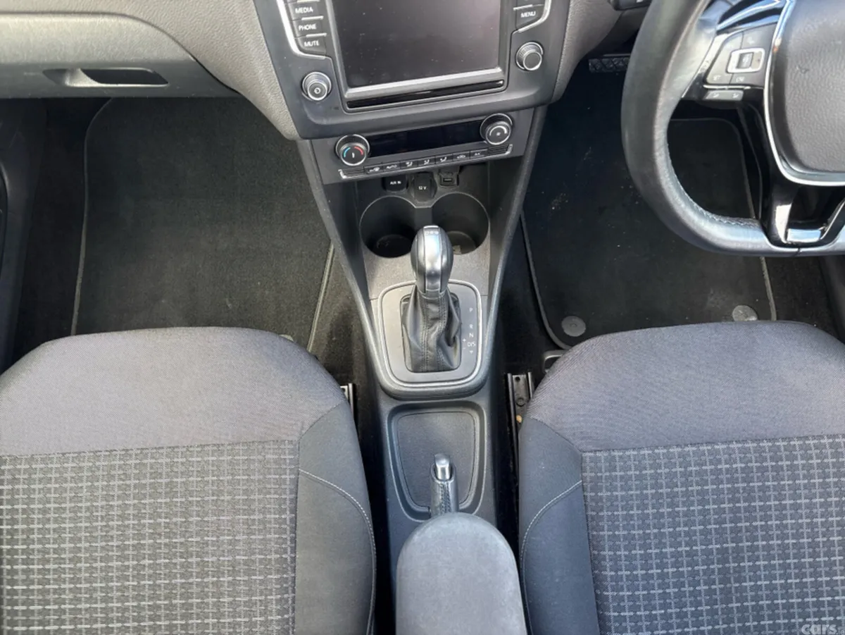 Volkswagen Polo Hatchback, Petrol, 2015, Red
