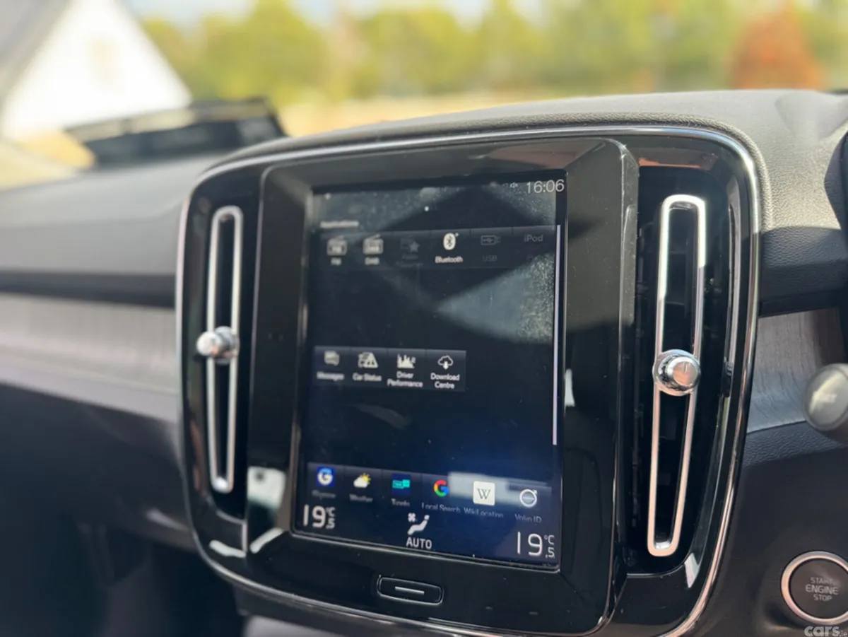 Volvo XC40 Estate, Petrol Plug-in Hybrid, 2020, Black