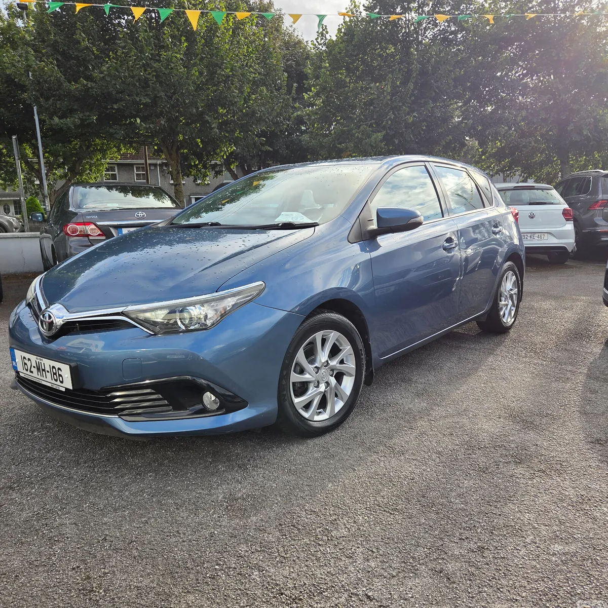 Toyota Auris Hatchback, Petrol, 2016, Blue