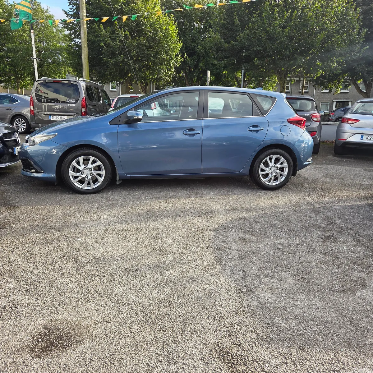 Toyota Auris Hatchback, Petrol, 2016, Blue