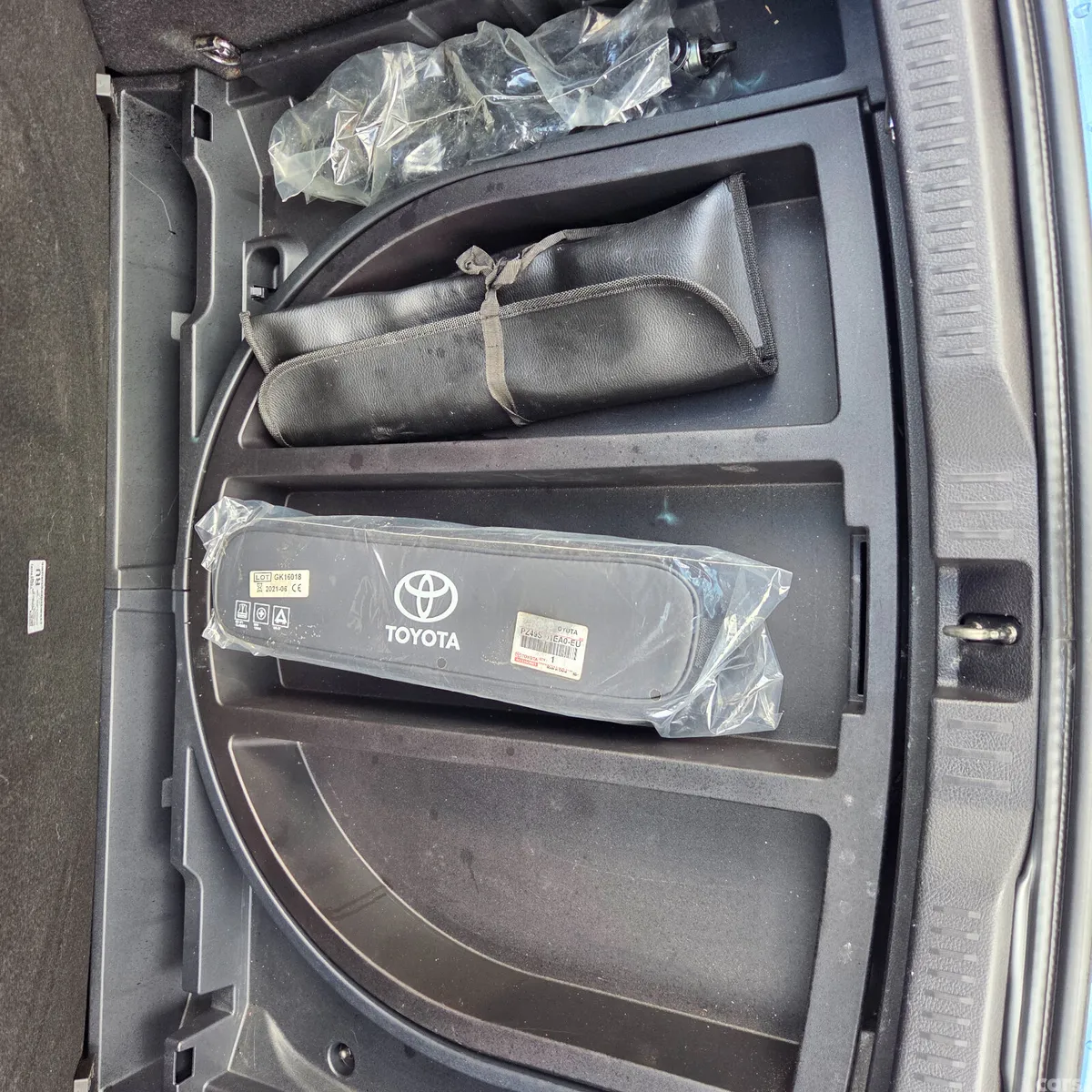 Toyota Auris Hatchback, Petrol, 2016, Blue