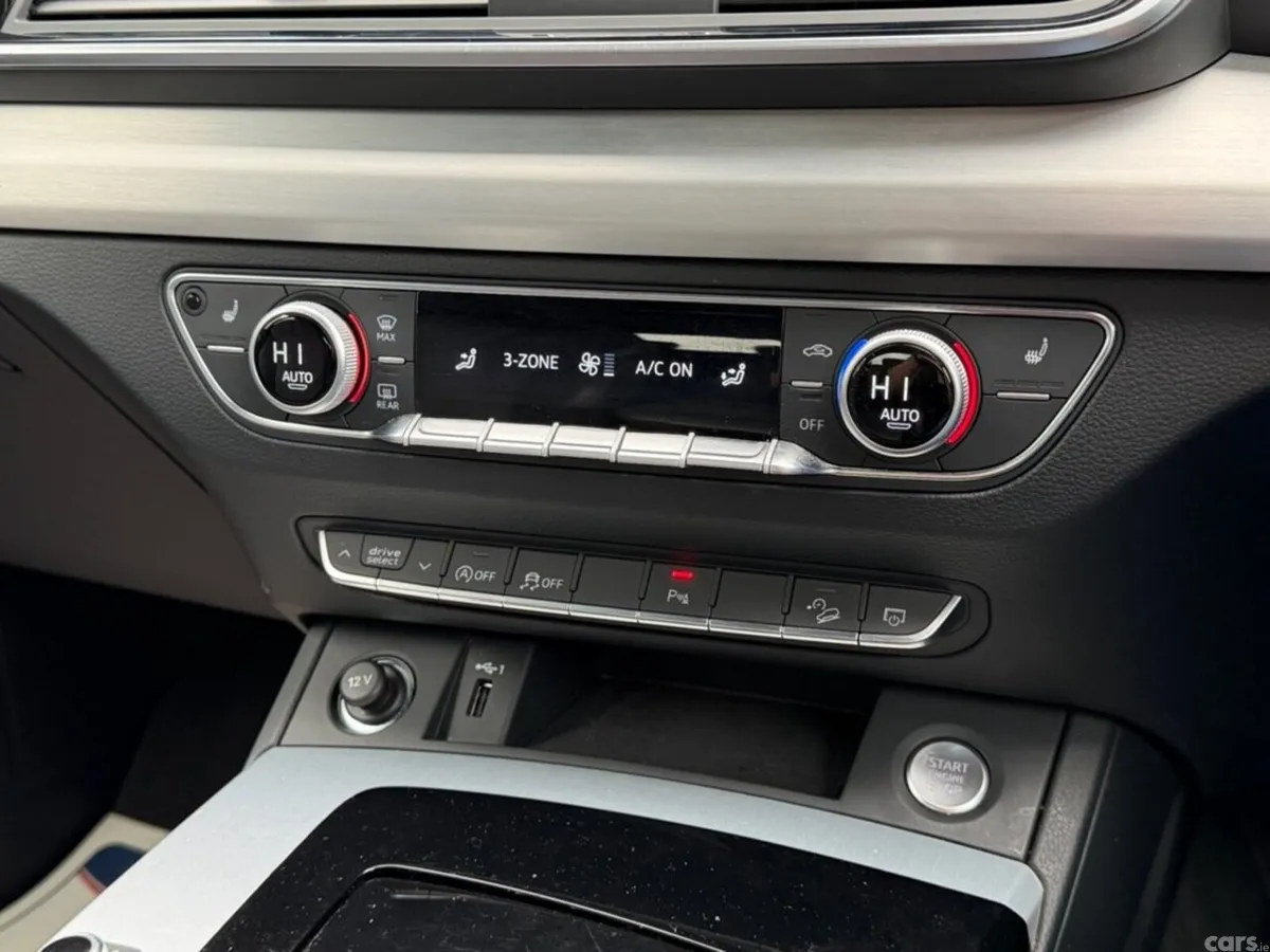 Audi Q5 SUV, Diesel Hybrid, 2023, Blue