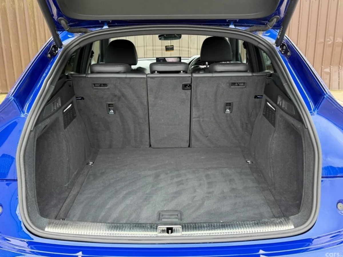 Audi Q5 SUV, Diesel Hybrid, 2023, Blue