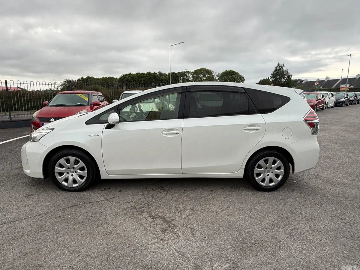Toyota Prius Hatchback, Petrol Hybrid, 2015, White