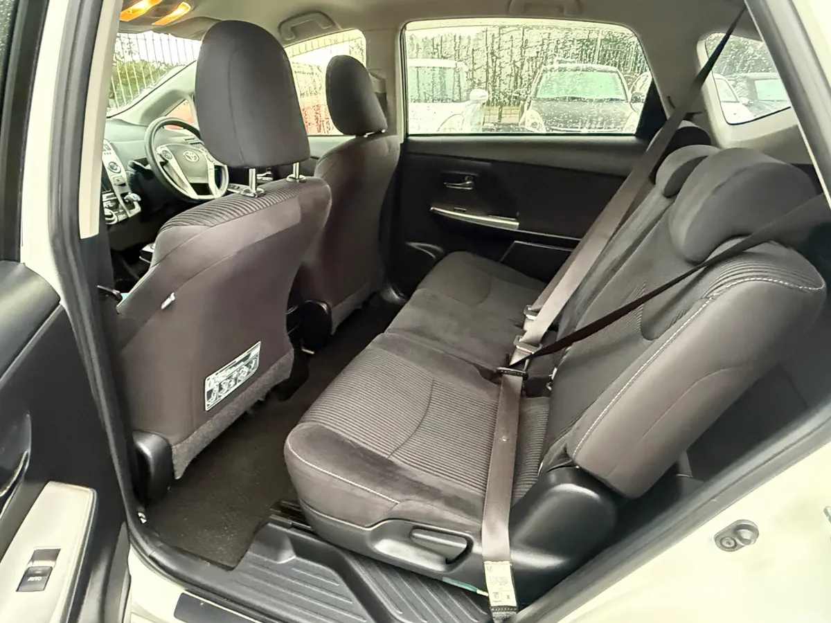 Toyota Prius Hatchback, Petrol Hybrid, 2015, White