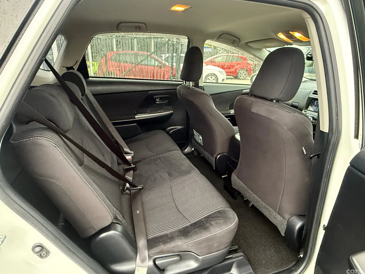 Toyota Prius Hatchback, Petrol Hybrid, 2015, White
