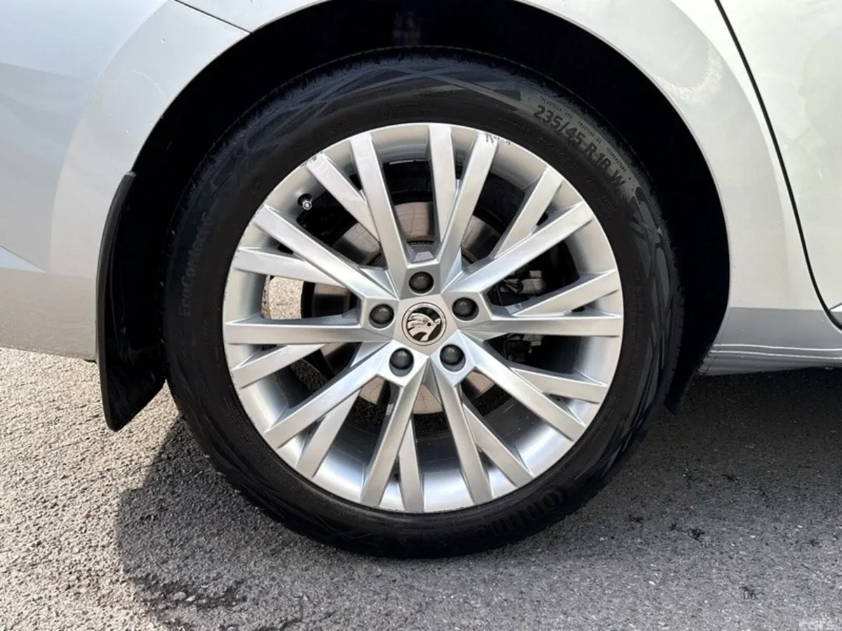 Skoda Superb Hatchback, Petrol, 2024, Grey