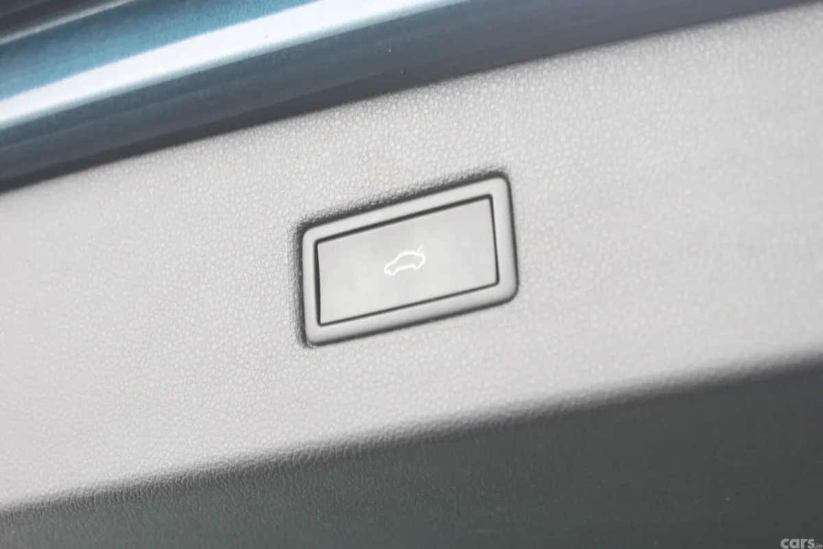 Volkswagen Tiguan SUV, Petrol, 2023, Blue