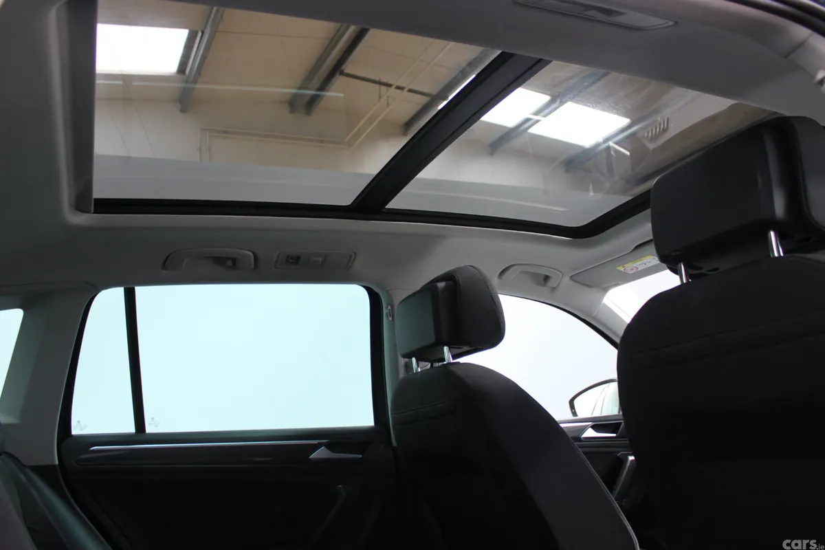 Volkswagen Tiguan SUV, Petrol, 2023, Blue