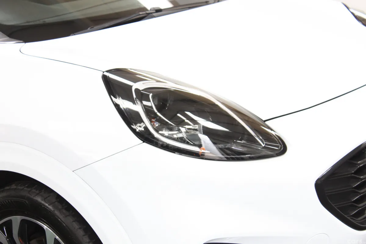 Ford Puma SUV, Petrol Hybrid, 2023, White