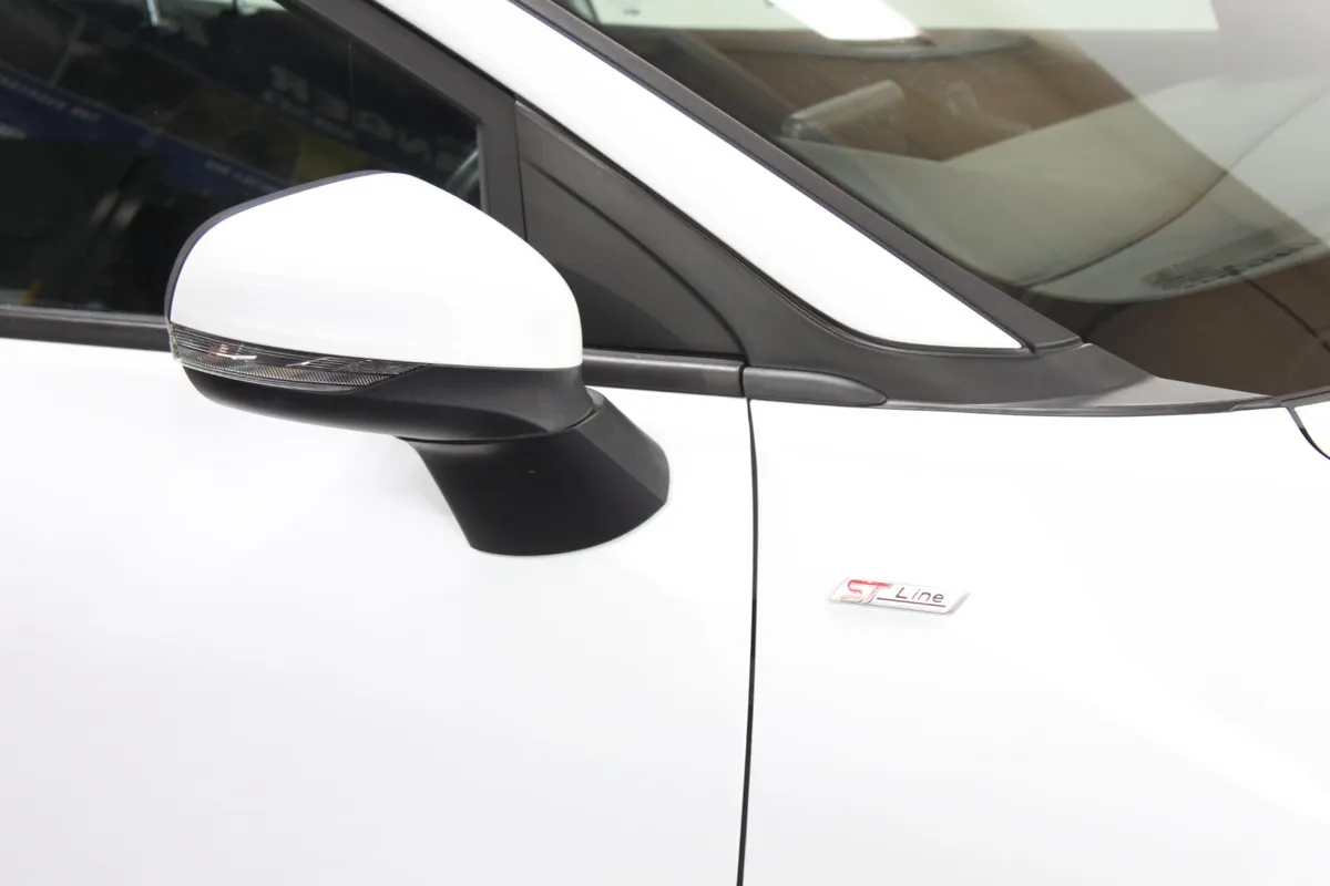Ford Puma SUV, Petrol Hybrid, 2023, White