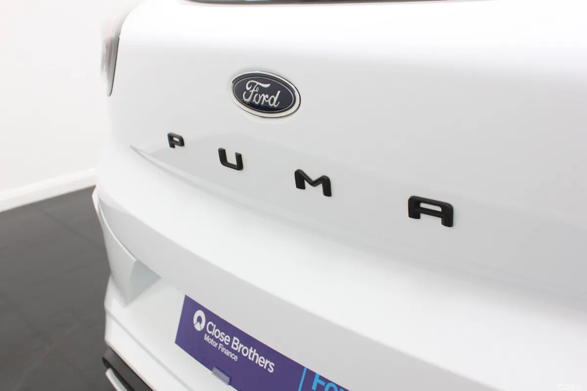 Ford Puma SUV, Petrol Hybrid, 2023, White